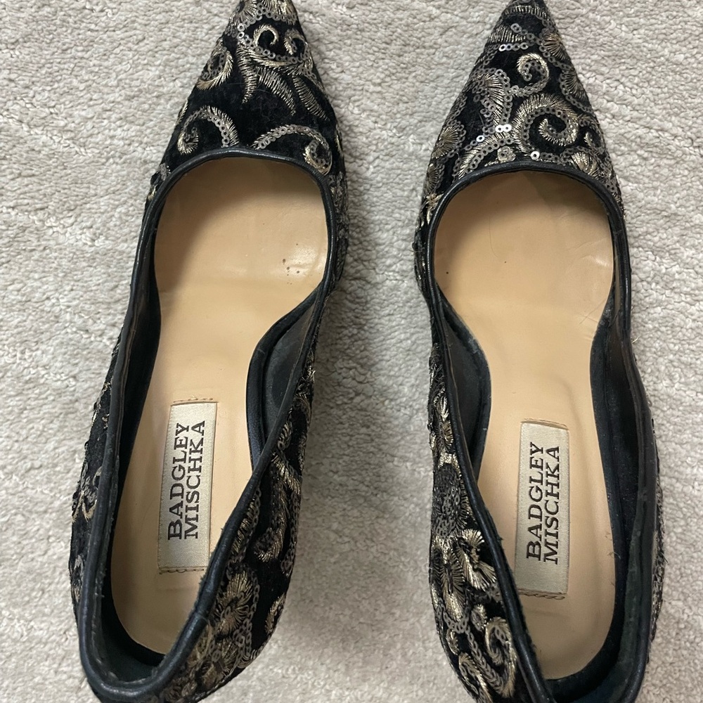 Badgley Mischka Elegant Black and gold Women's Heels - Picture 9 of 10